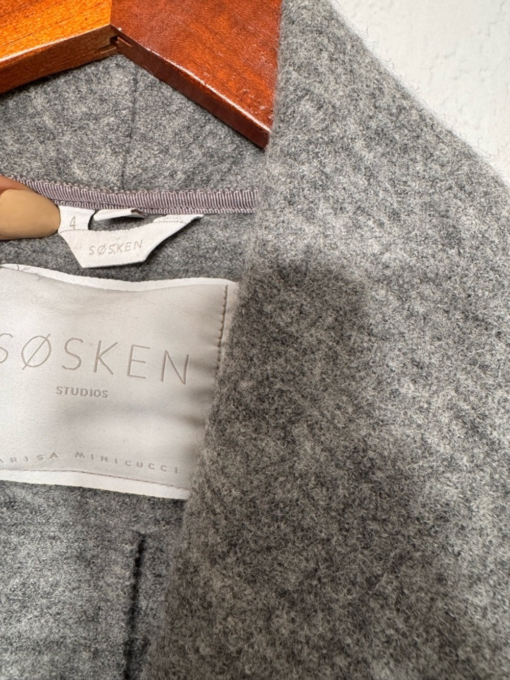Sosken Studios 100% Virgin Wool Cardigan - Picture 7 of 8